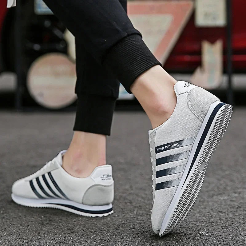 Men's Running Shoes Summer Breathable Non-slip Sports Shoes Outdoor Male Lightweight Sneakers Men Comfortable Athletic Footwear